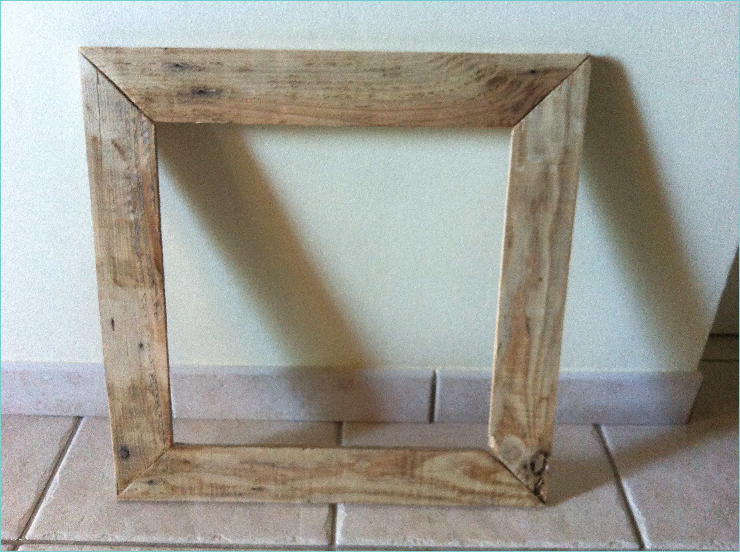 cadre photo bois avec cadre en bois de palette laura bricole idees et cadre avec 2592x1936px