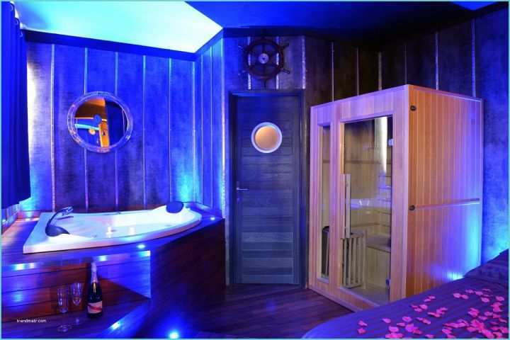 Chambre Avec Jacuzzi Privatif Beaujolais Suite Ambiance Yacht Avec Spa Lyon Introuvable