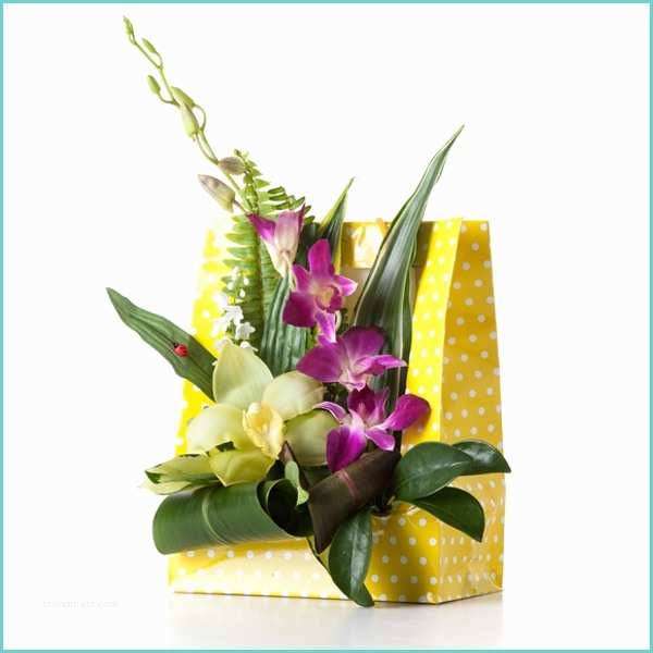 Composition Florale Avec orchidee Flowerbag Yellowdot Muguet Positions à Dominante