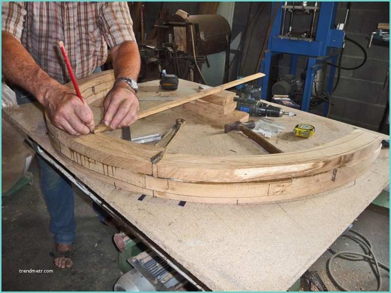 Construire Une Table En Bois Fabrication D Une Table Ronde