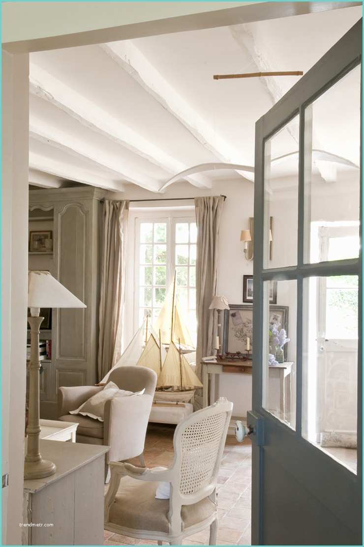 Decoration Provencale Moderne Jolie Maison De Campagne Au Design Romantique En France
