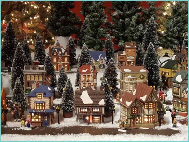 Decoration Village Noel Miniature Miniature Dickens themed Christmas Village Display at