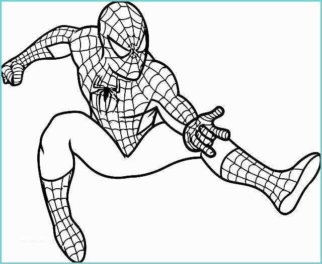 Disegni Da Colorare Di Spiderman Spiderman L Uomo Ragno E Il Suo Calcio Disegno Da Colorare