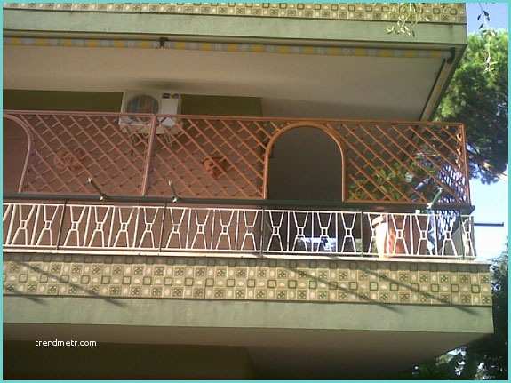Divisori Per Balconi In Legno Grigliati E Frangisole In Alluminio Alfa