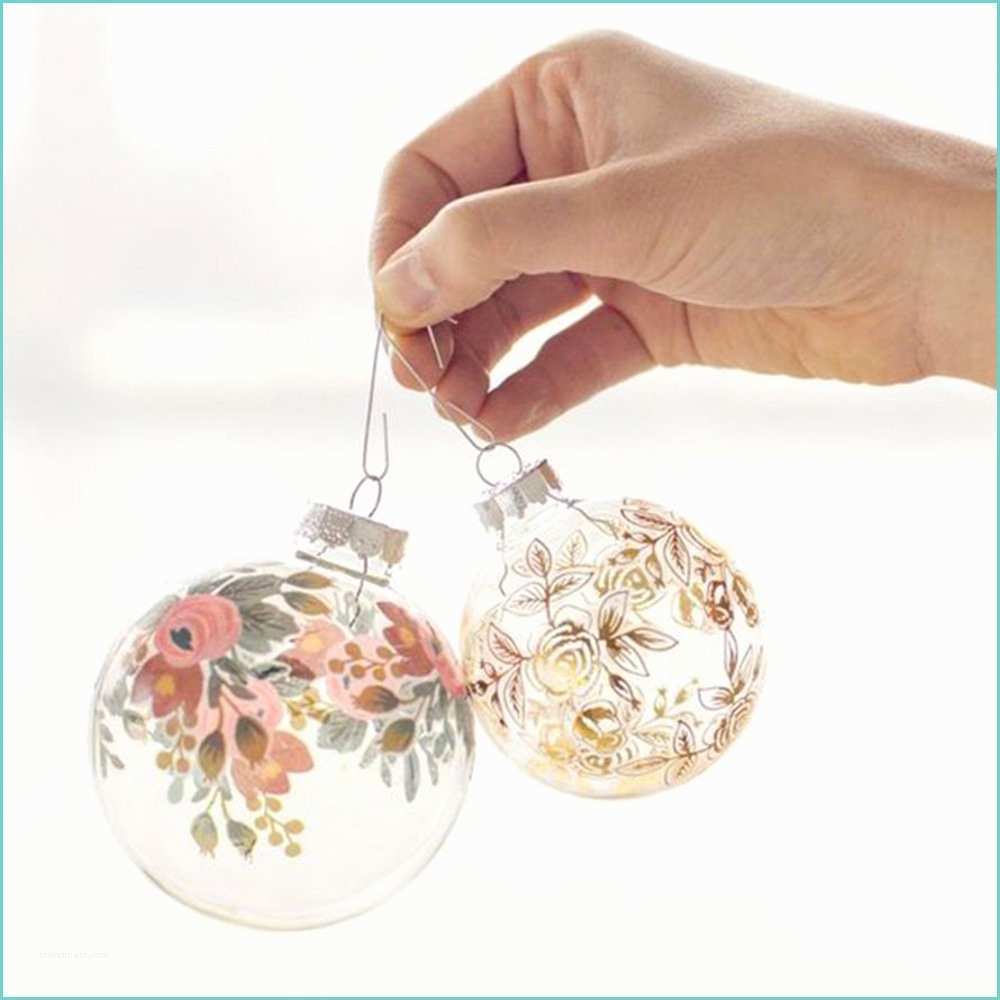 Diy Boule De Noel 7 Idées Pour Customiser Une Boule De Noël Transparente
