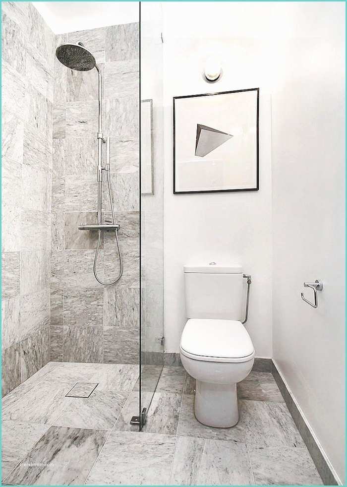 salle de bain italienne petite surface les deux pieds sur terre