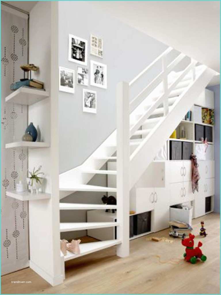 Escalier Bois Peint En Blanc Aménager L’espace sous Un Escalier Viving