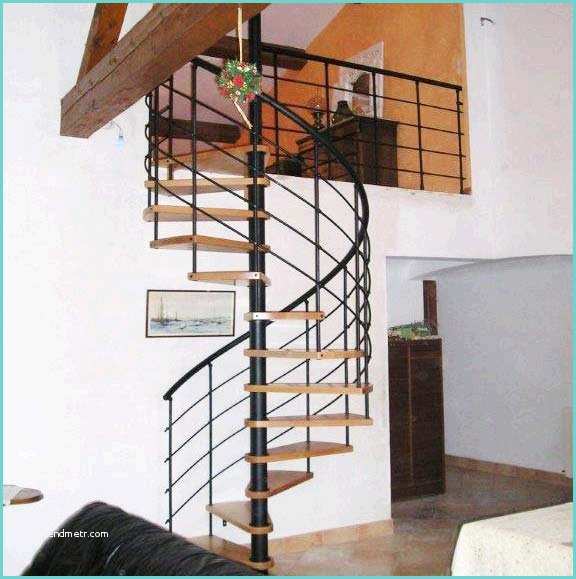 Escalier Pliant Pour Mezzanine Pose D Un Escalier Hélicoïdal Métallique Escaliers L