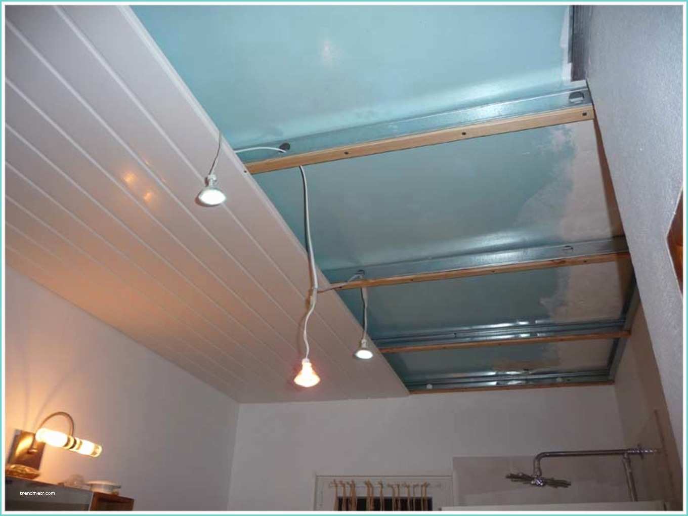 Faux Plafond Placo Sur Rail Pose D Un Faux Plafond En Pvc Maison & Travaux