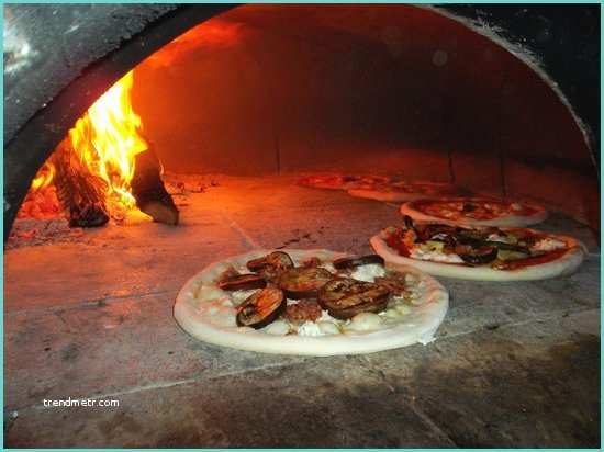 Forno A Legna Pizza Il forno Per Le Pizze Il Vero forno A Legna Picture Of