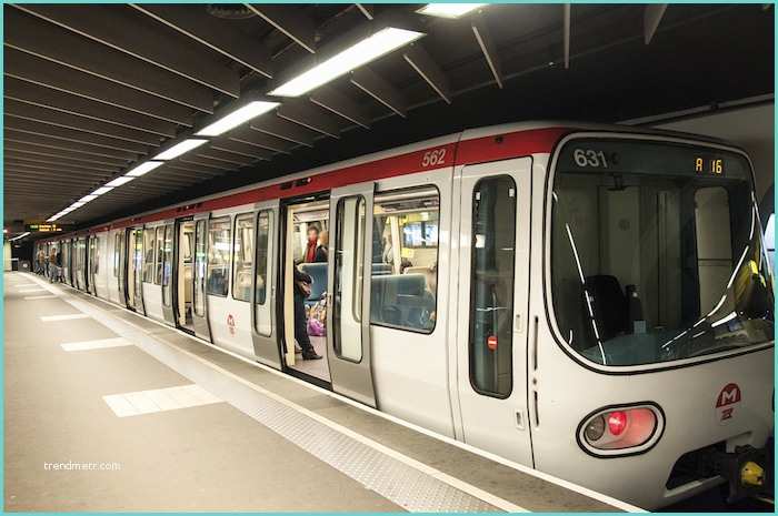 Four Mixte Metro Le Métro De Lyon Se Prépare à Avoir Une Couverture totale