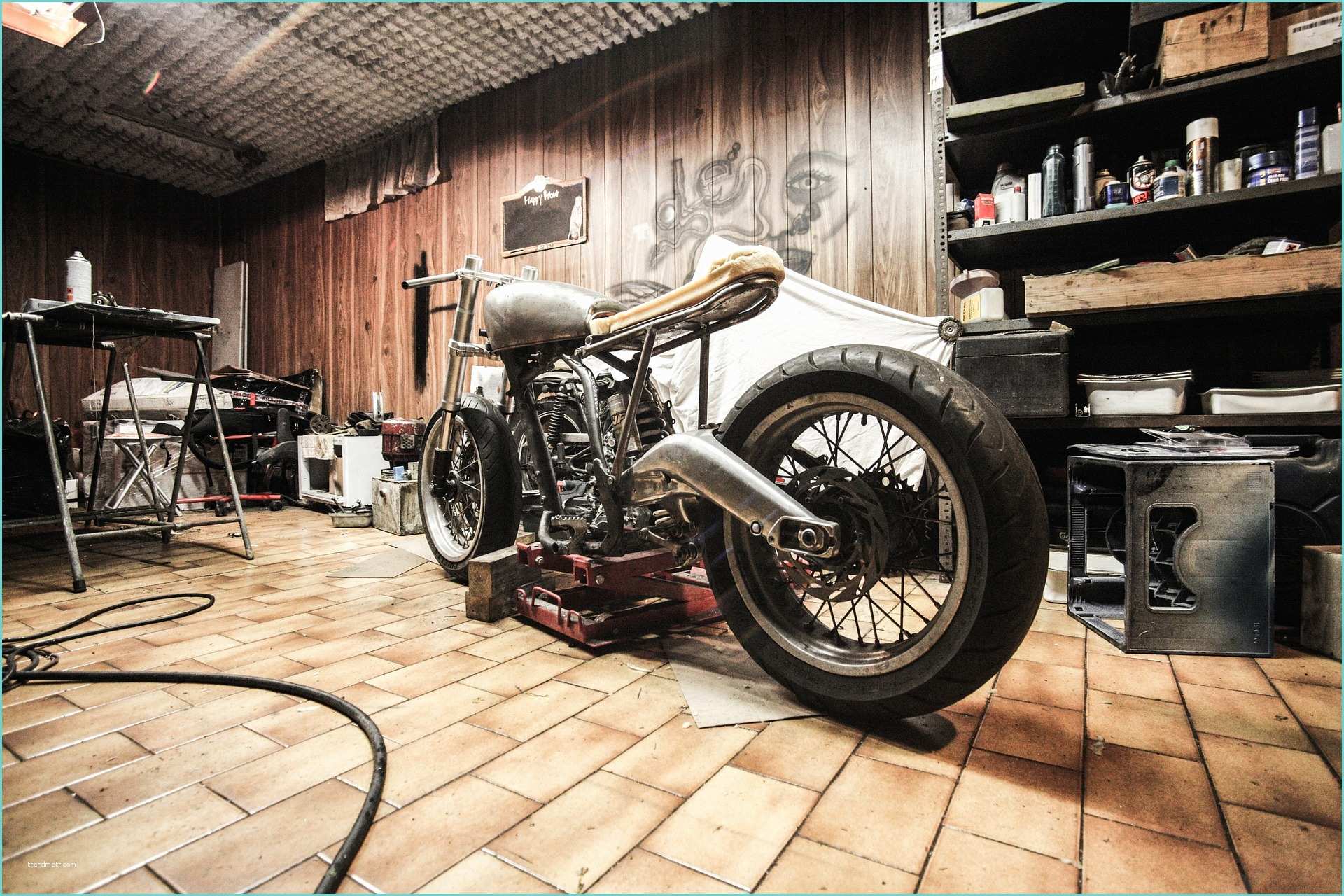 Garage Moto Pas Cher Réparateur Et Préparateur De Motos Vintage Moto Racing