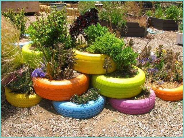 Idee Aiuole Giardino Con Sassi Idee Per Decorare Il Giardino E Renderlo Chic
