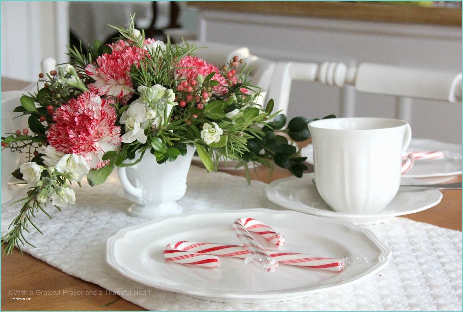 Ides Dcoration Table Noel Cool and Trendy White themes oranaments Christmas Table