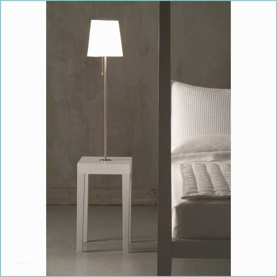 Lampe De Chevet Design Table De Chevet Et Lampe Inwood En Bois Massif