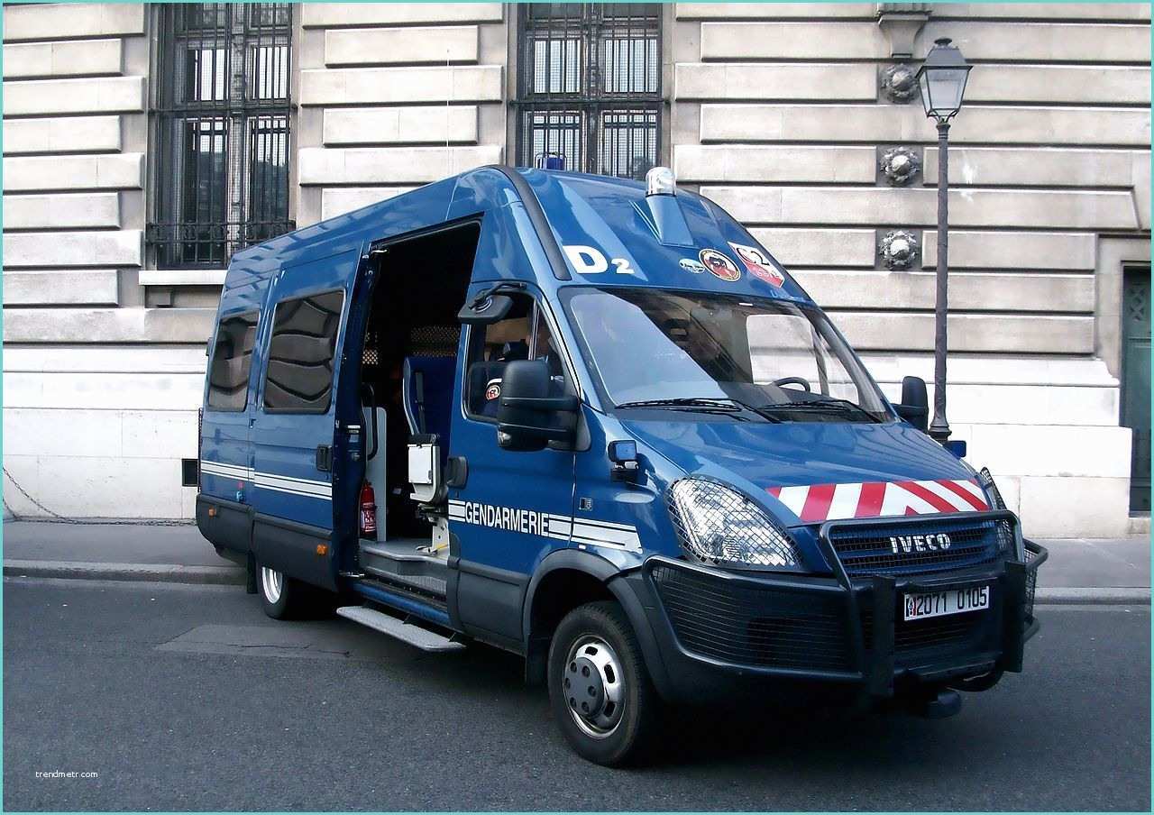 Location Camionnette Paris File Iveco Daily 2006 Gendarmerie Mobile Septembre 2013
