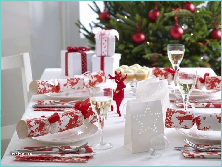 Nappe Et Chemin De Table En Papier Pas Cher Decorazioni Tavola Di Natale In Rosso E Bianco Foto