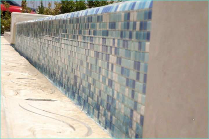 Piscina Laghetto Playa Usata Piscina In Cemento Armato A Sfioro Con Scala A Ragusa