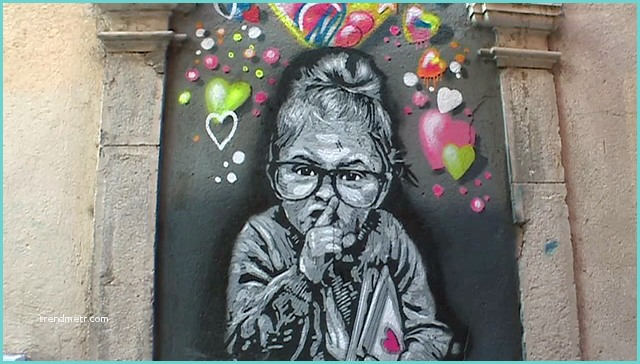 Pochoir Street Art Imprimer Street Art Les Pochoirs De Sufyr Colorent Les Murs Du