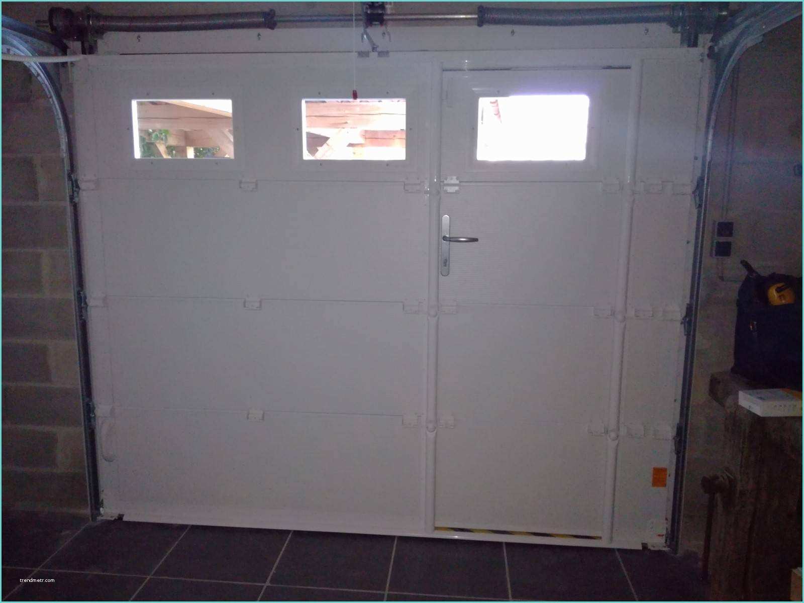 Porte Garage Sectionnelle Avec Portillon Installation D Une Porte De Garage Sectionnelle Motoris E
