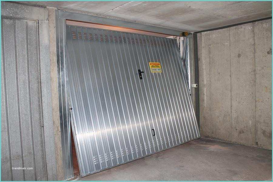 Portone Basculante Con Porta Porte Basculanti Per Garage