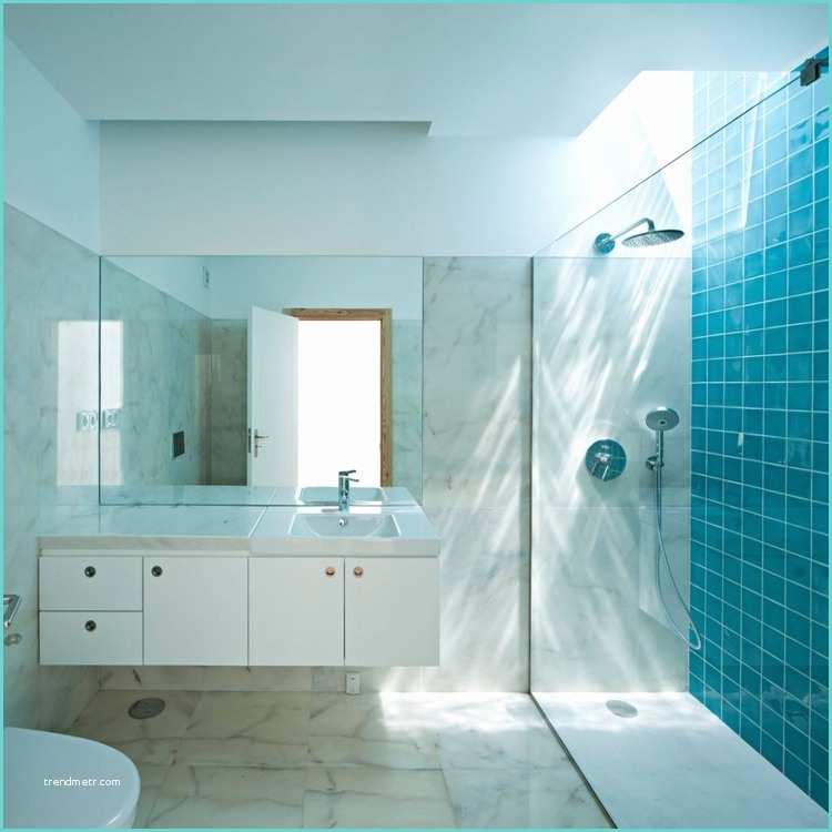 carrelage salle de bain bleu