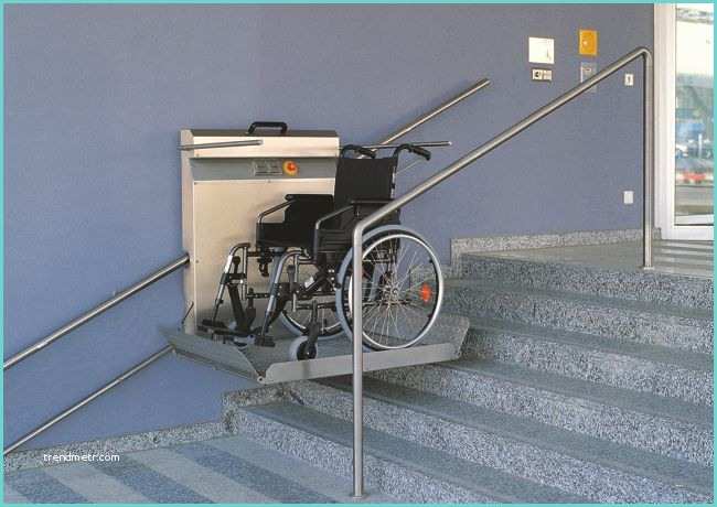 Sedia ascensore Per Scale Prezzi Siracusa Incendiato Un Montascale Per Disabili In Uno