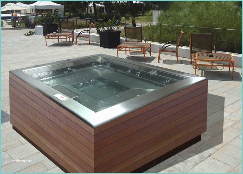 Spa Jacuzzi 2 Places Outdoor Hot Tub Inox Portable or Built In Watercenter