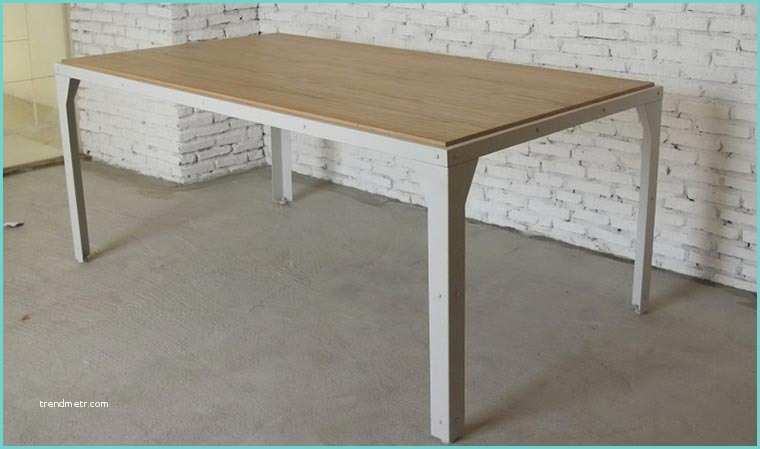 Table Bois Pied Mtal Table Design En Bois Avec Pieds En Mtal Blanc Adrett