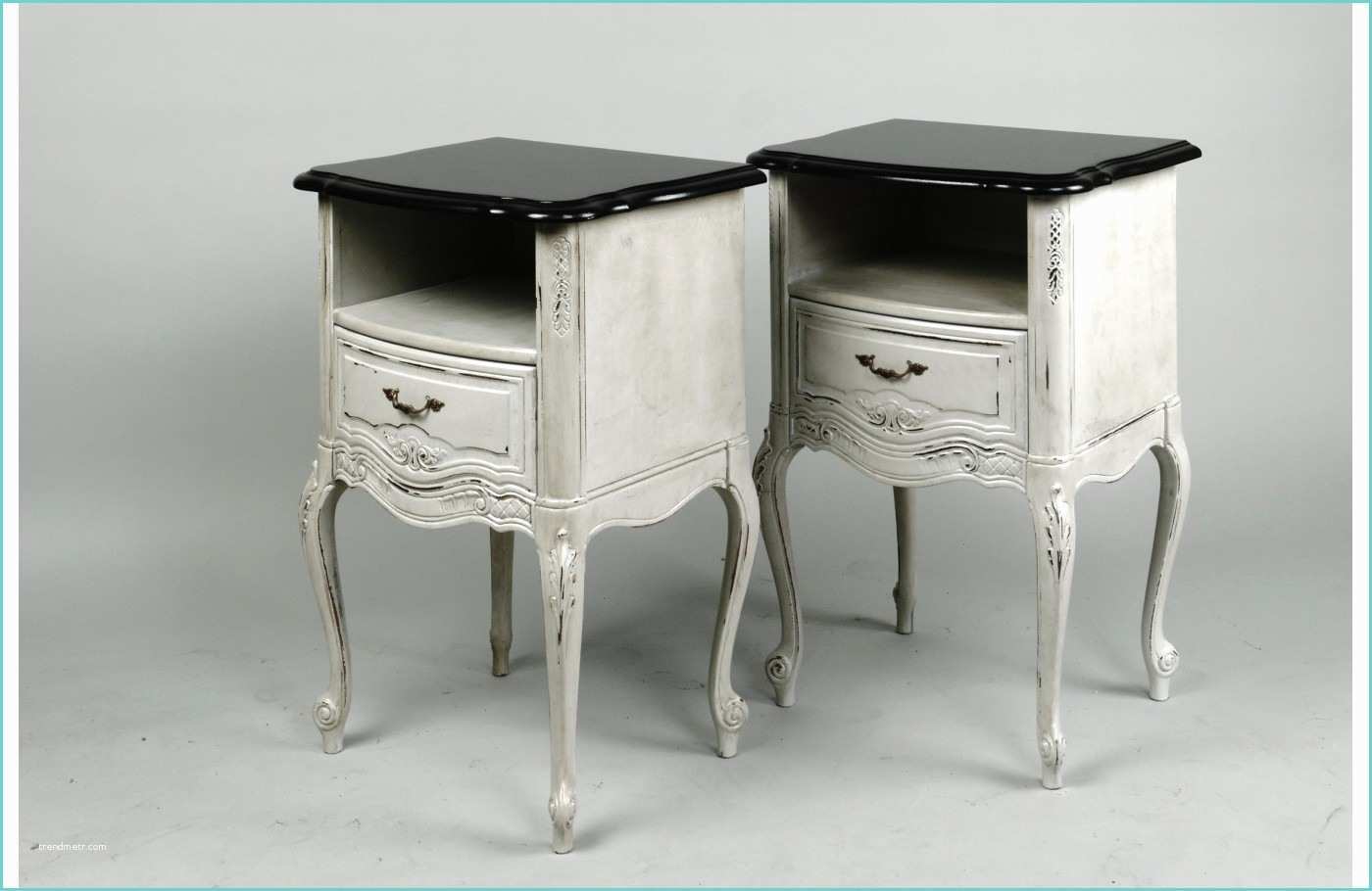Table De Chevet Style Romantique Tables De Chevet Romantique Baroque Style Louis Xv