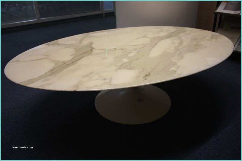 Table Knoll Ovale Marbre Table Basse A Plateau Ovale En Marbre Blanc Veine Gris