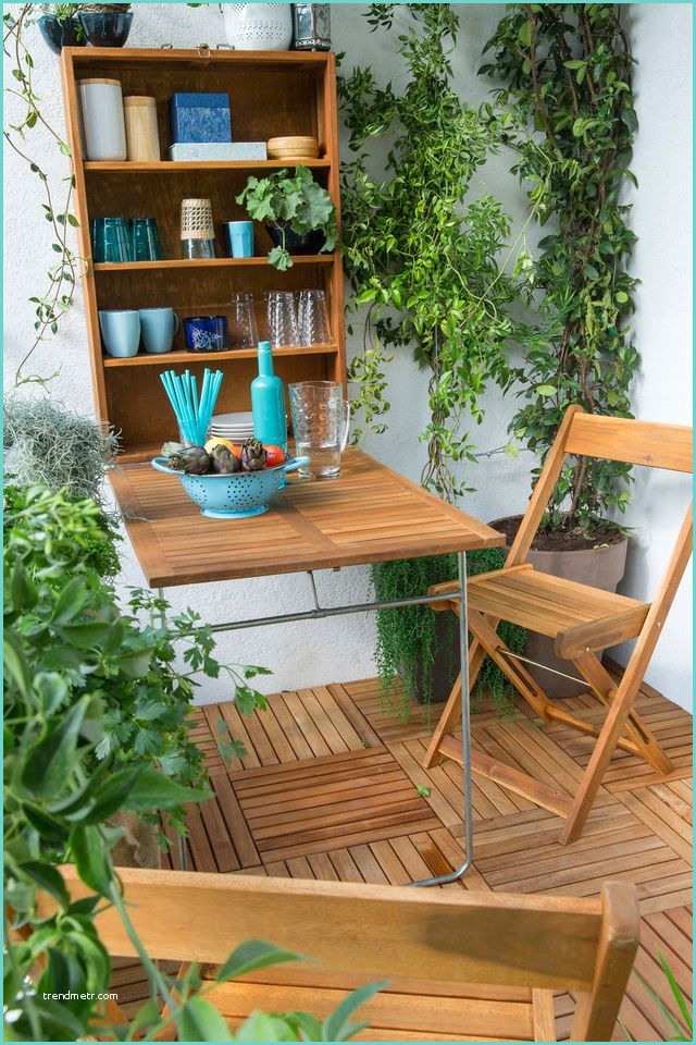 Table Pliante Pour Balcon Aménager Un Balcon Avec Des Plantes Et Une Table Côté Maison