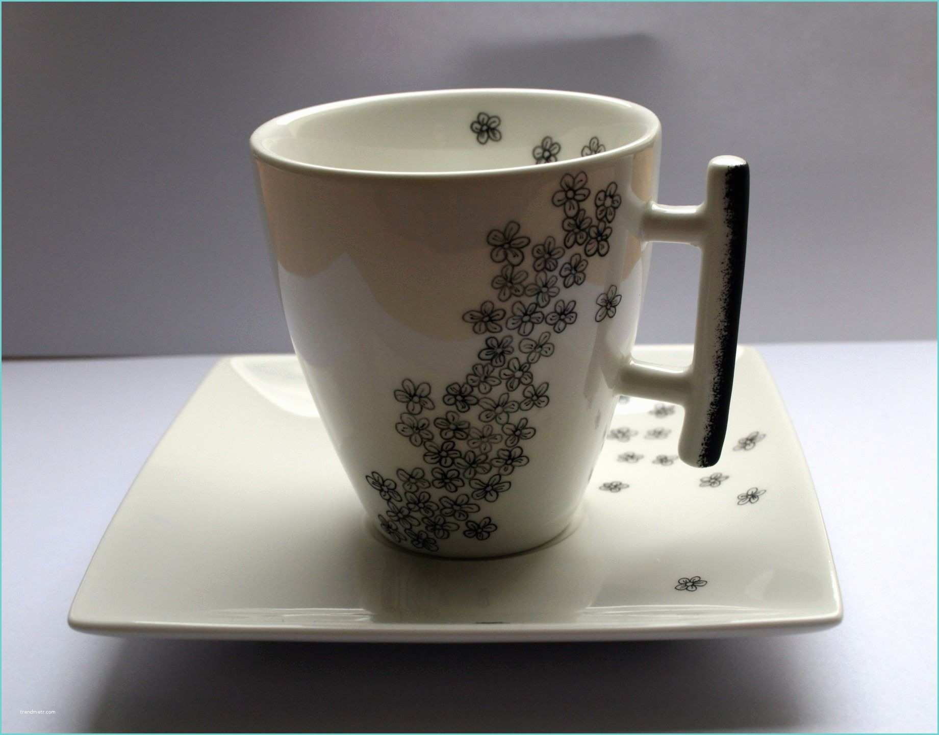 Tasse A Cafe Porcelaine Blanche Jolie Tasse En Porcelaine Blanche Avec Un Petit Motif De