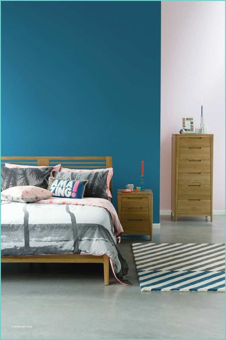camera da letto blu pareti