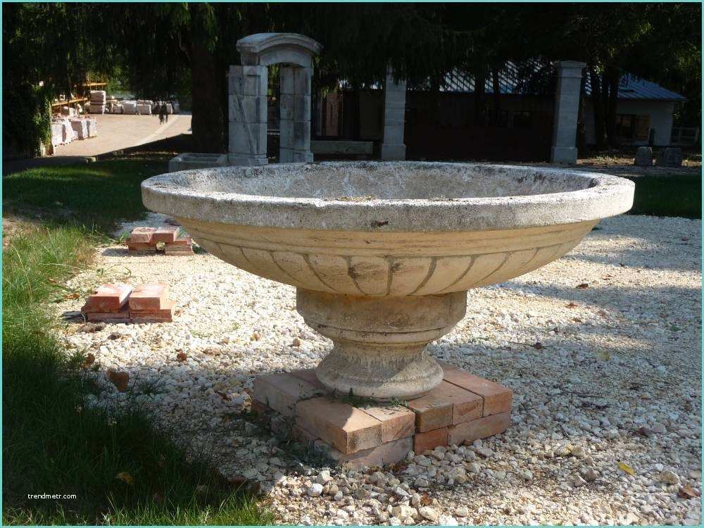 Vasque de jardin en pierre reconstituée